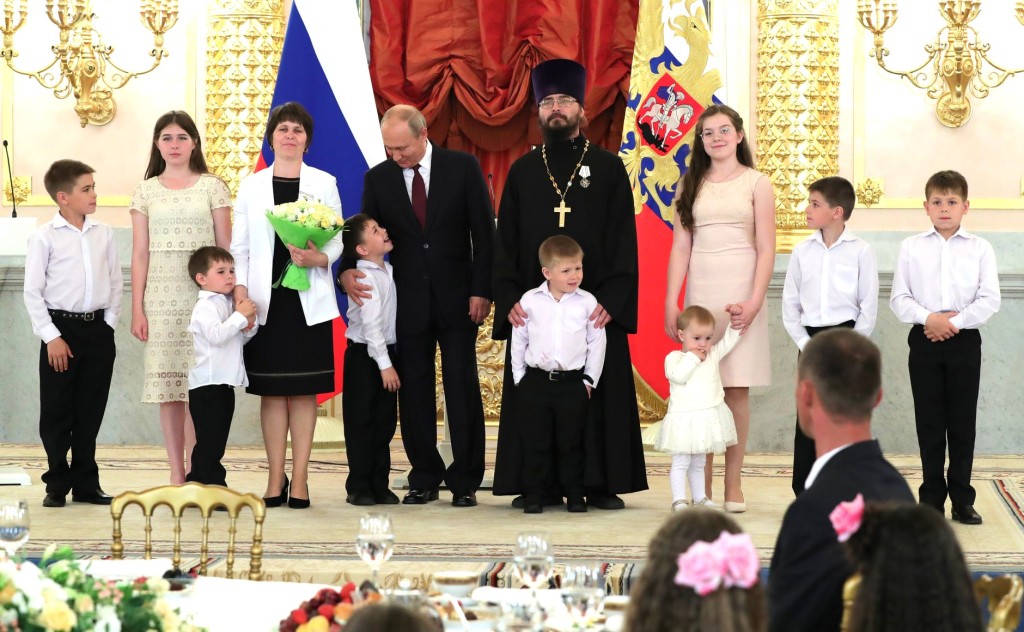 ccOnmudNOukZdACHhGRQBR6lZWzO7YUV.jpg